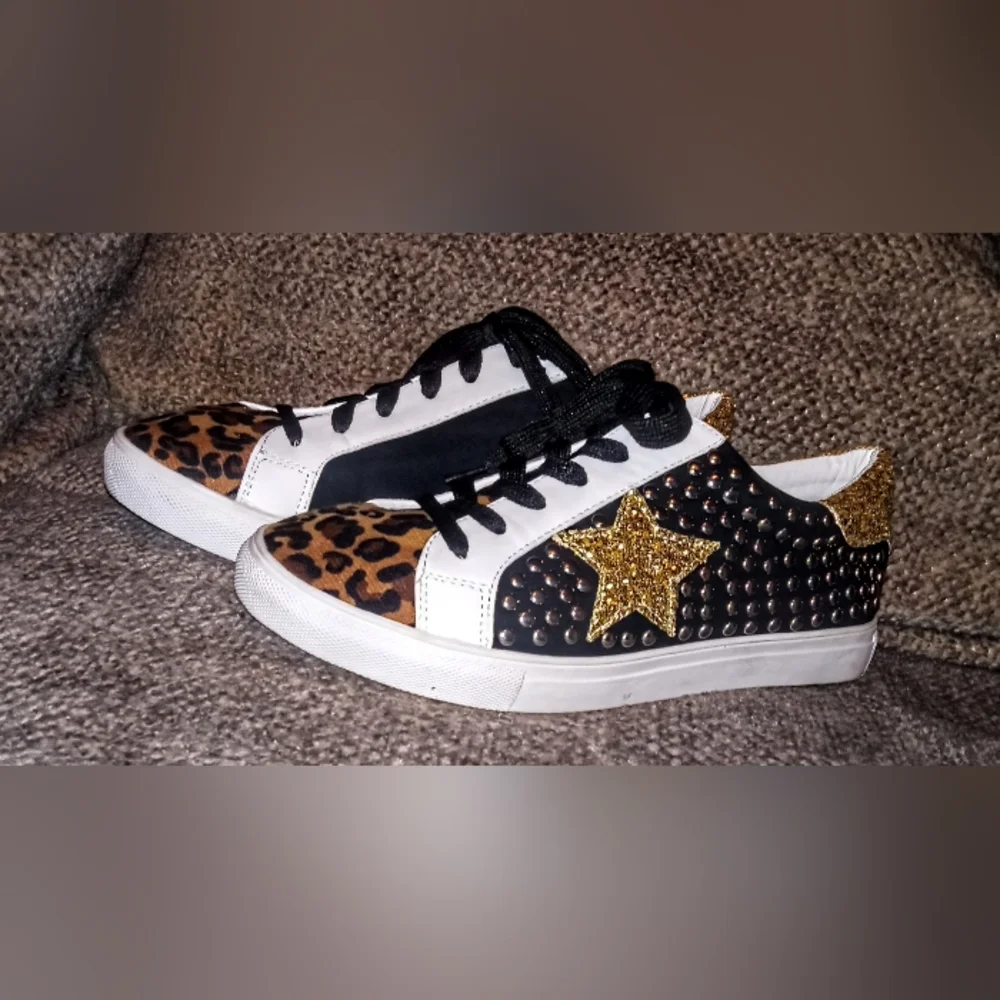 Leopard Print and Gold Star Women's La Sheelah Sneakers size 8.5 - Picture 2 of 11